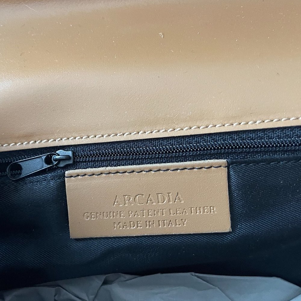 ARCADIA ITALY BROWN BEIGE PATENT LEATHER SLIM SHOULDER BAG SATCHEL - Picture 6 of 7